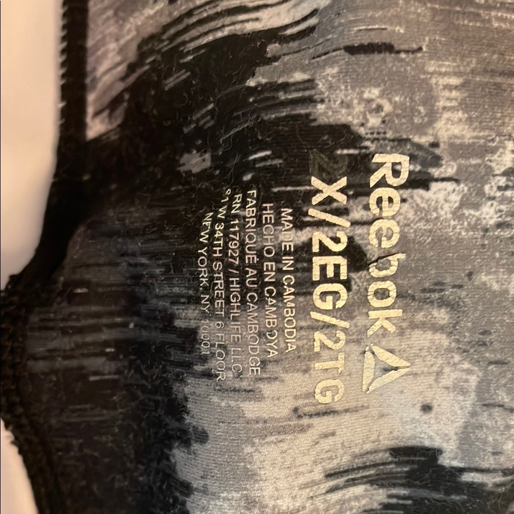 Reebok Black and Gray Patterned Leggings - Picture 3 of 4